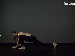 FlexyTeens - Zina displays limber bare body
