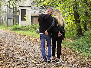 Russian duo has a spunky afternoon pleasure